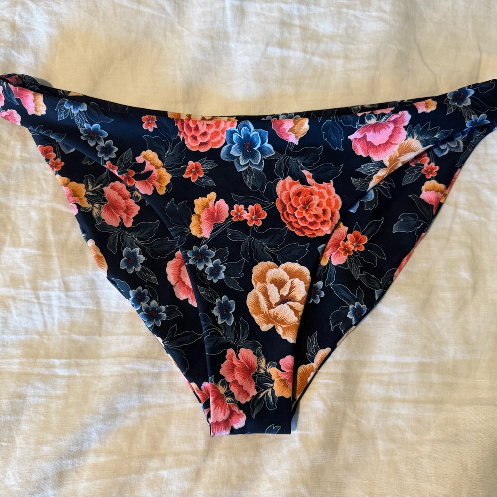 Skatie - Cheryl bottoms in Tahiti print